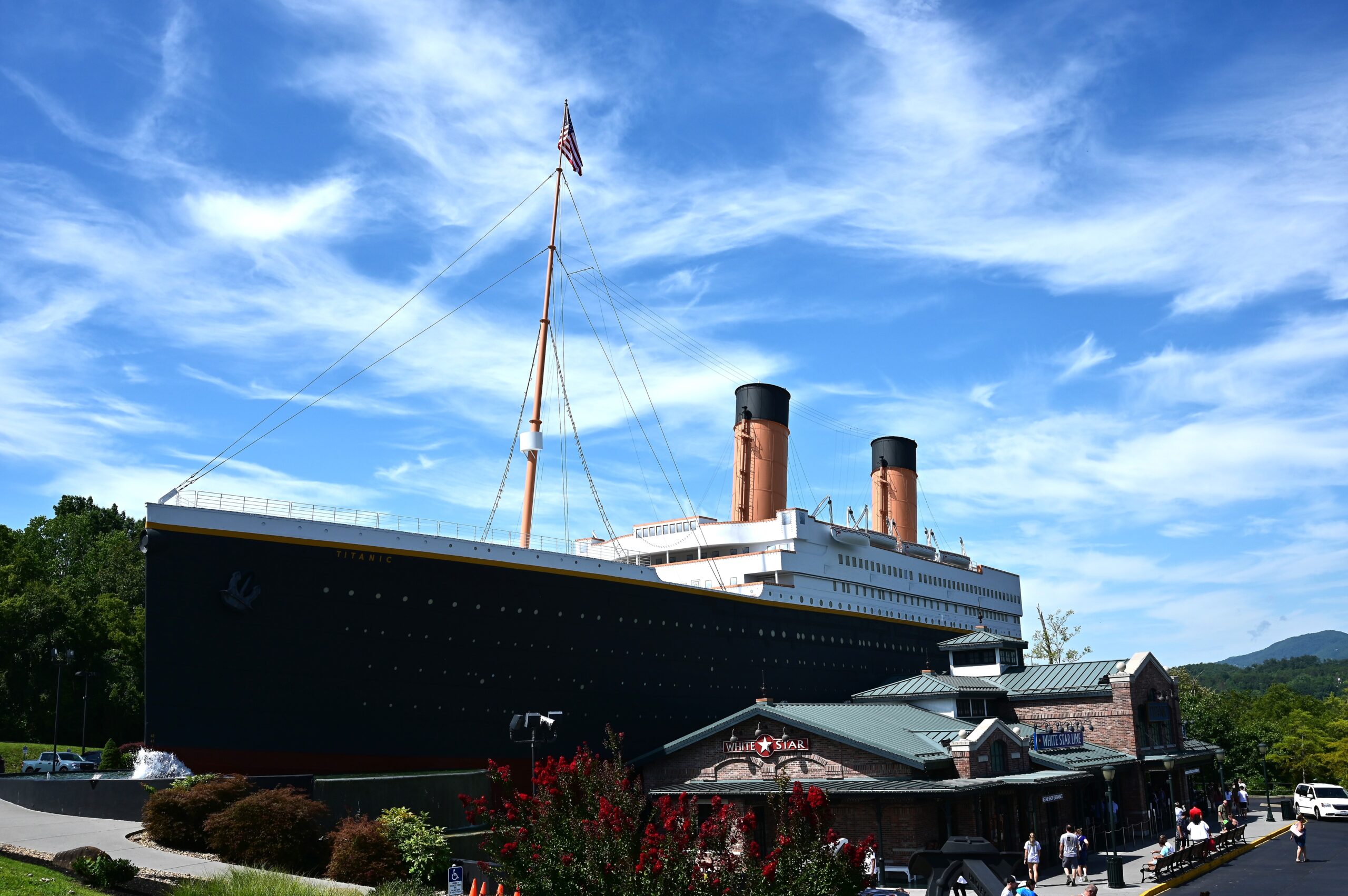 titanic museum attraction in pigeon forge tn