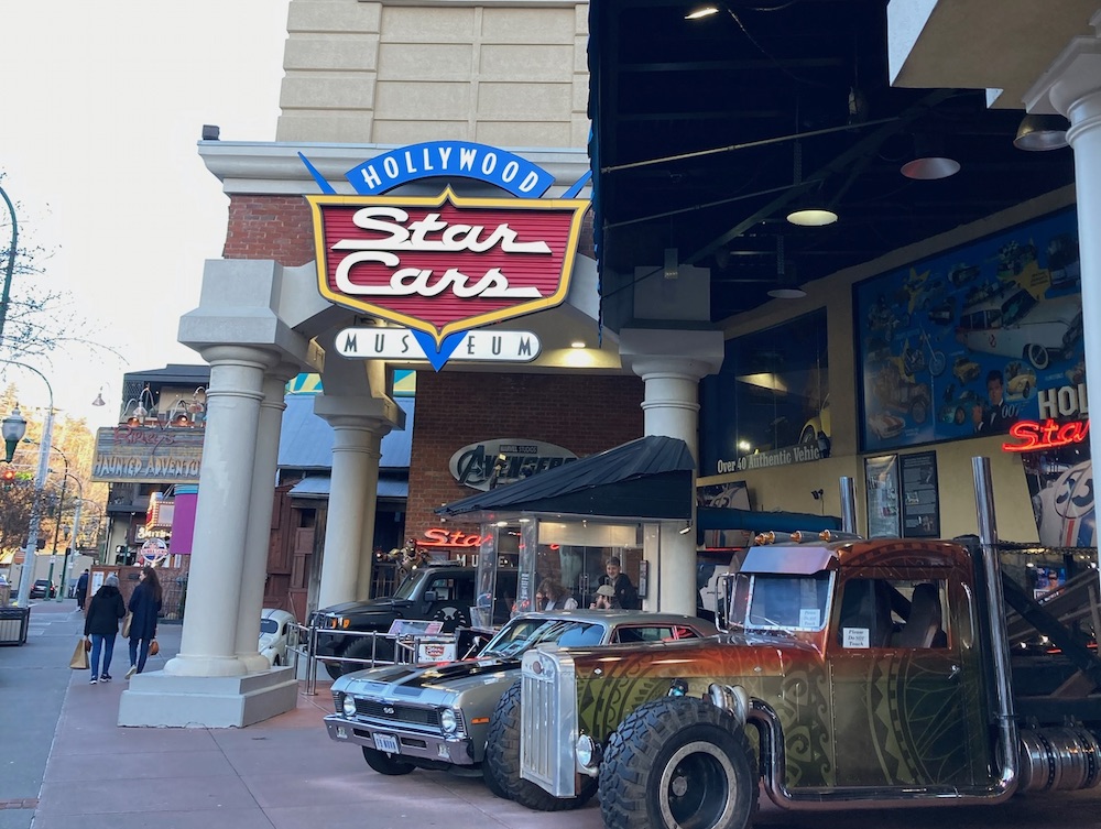 hollywood star cars museum gatlinburg - smoky mountain activities for movie buffs